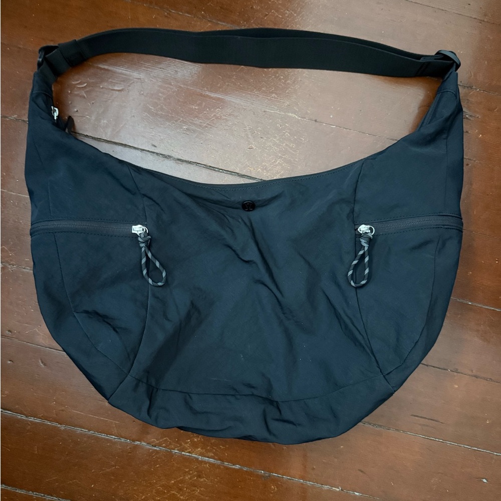 lululemon Large Slouchy Sling Bag 13L